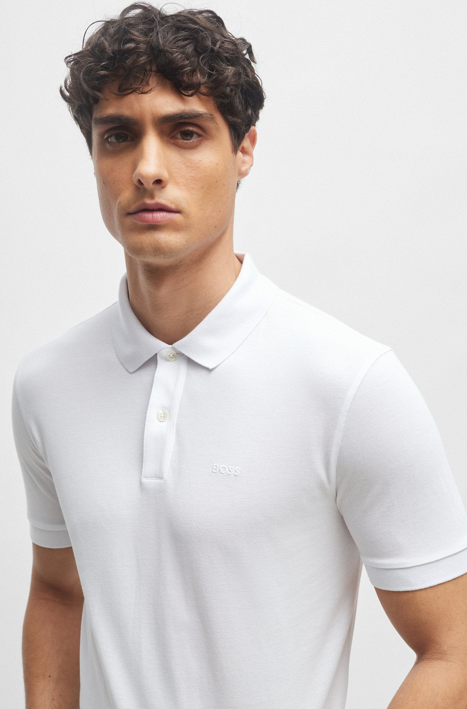 Camiseta con cuello Boss- Logo Bordado