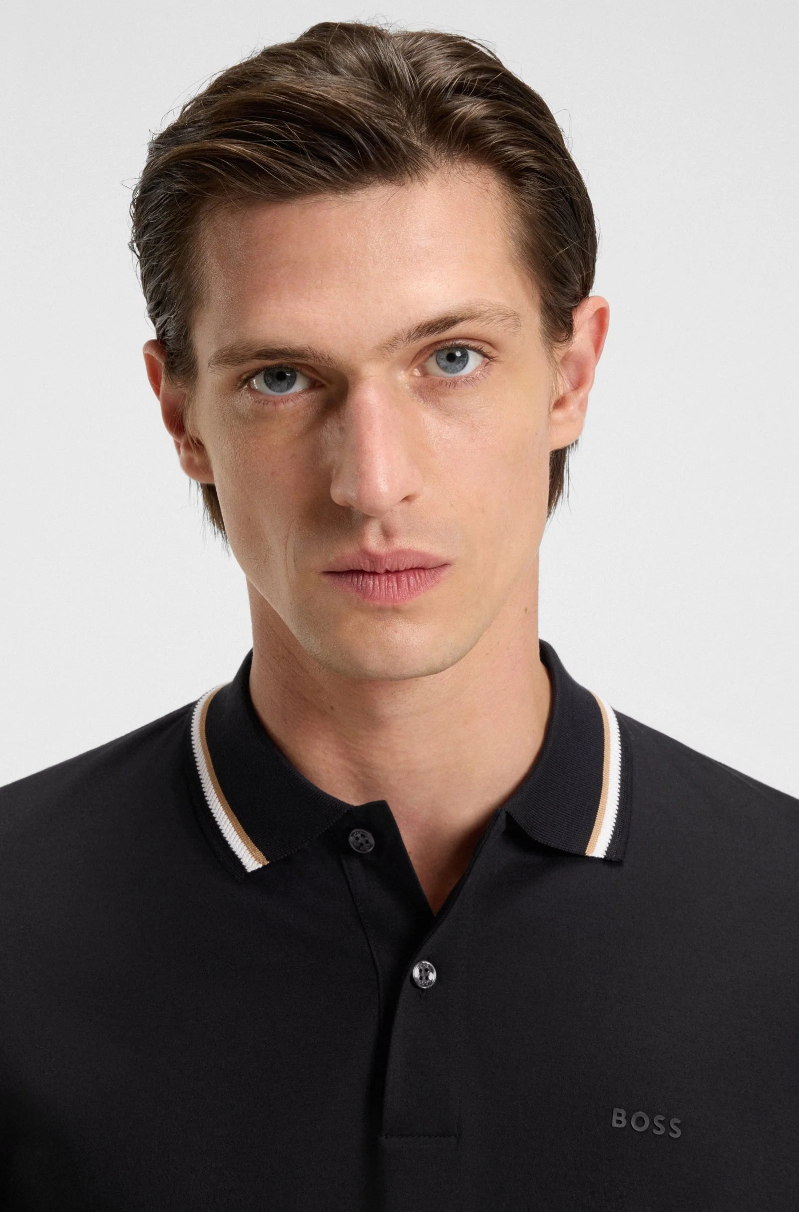 Polo BOSS slim fit de algodón con cuello a rayas y logotipo